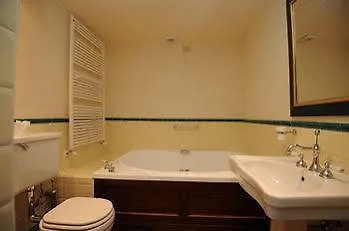 Hotel Granaio Borgo Di Colleoli Pisa Resort